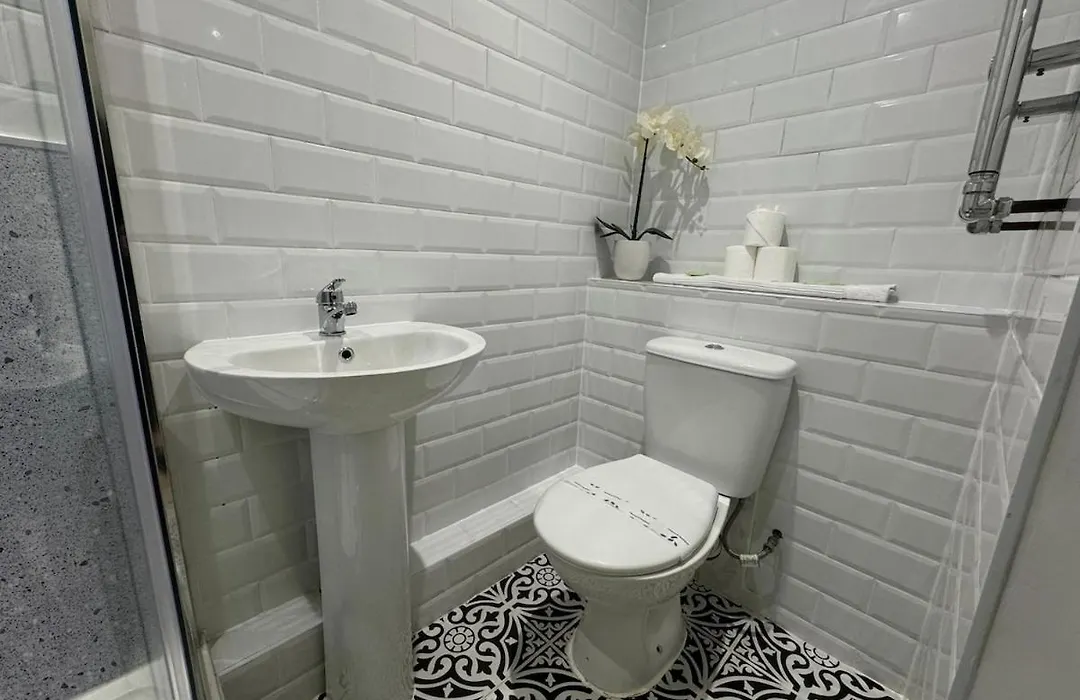 Flat 22 10 St Johns Road-1