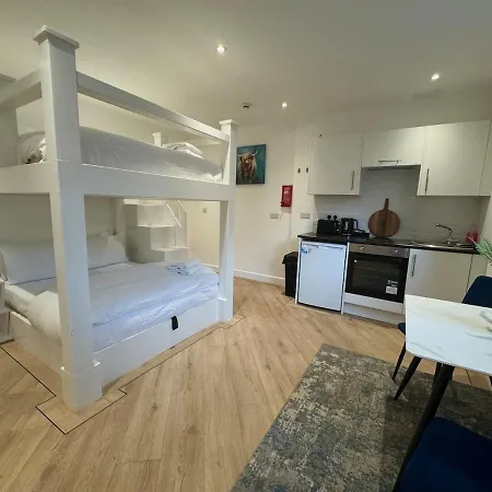 Flat 22 10 St Johns Road-2